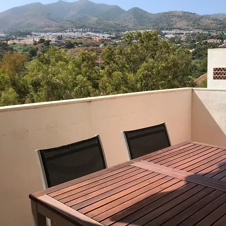 Деревянный коттедж Comfortable And Spacious With Nice Views Бенальмадена
