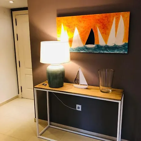 Деревянный коттедж Comfortable And Spacious With Nice Views